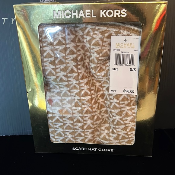 Michael Kors scarf, hat & glove set - Picture 1 of 3
